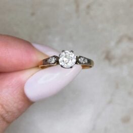salla engagement ring witha mounting featuring an openwork under gallery