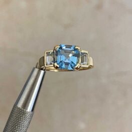 Asino Ring with a total aquamarine weight of 0.36 carats